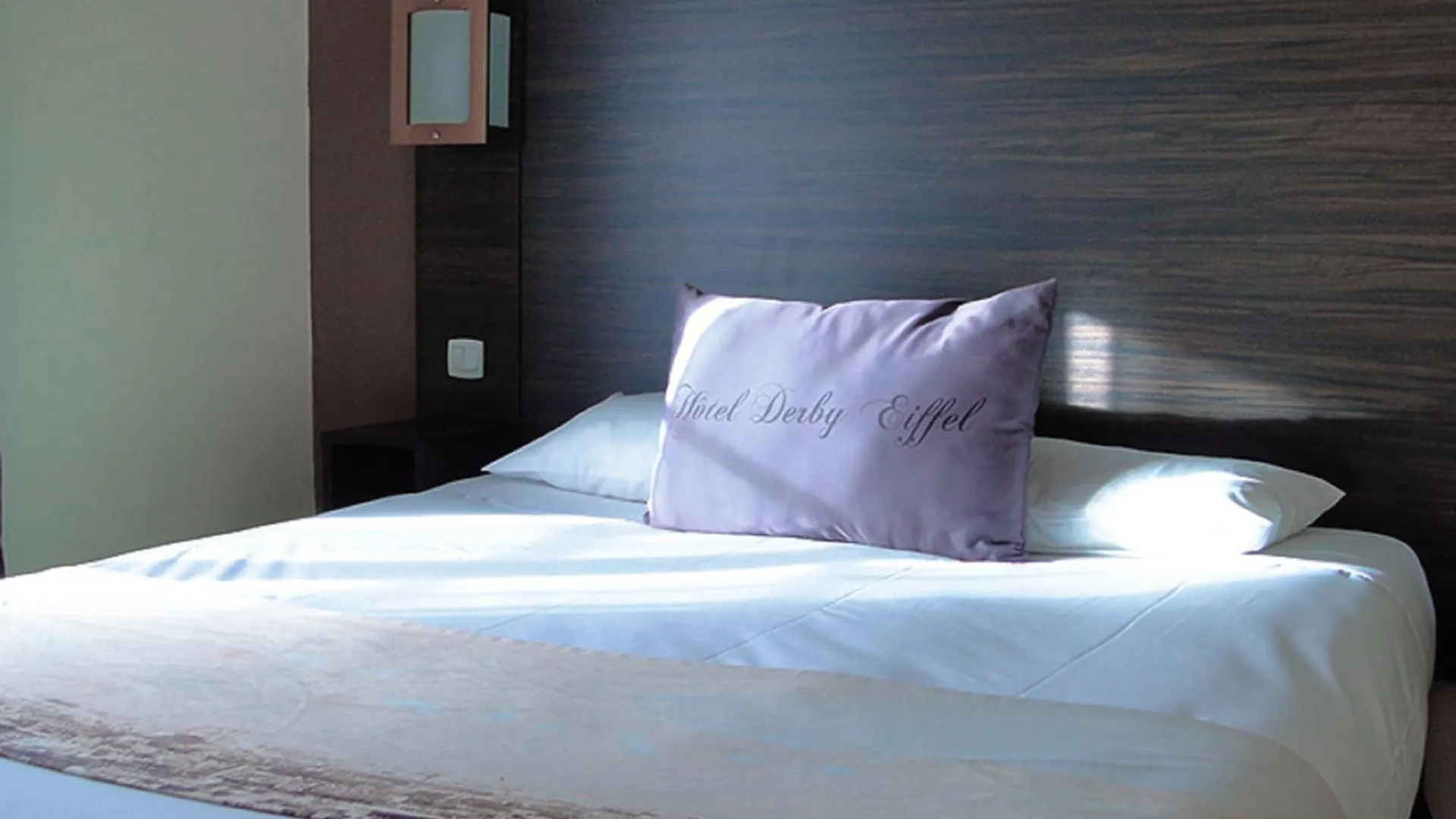 Derby Eiffel 3* Paris