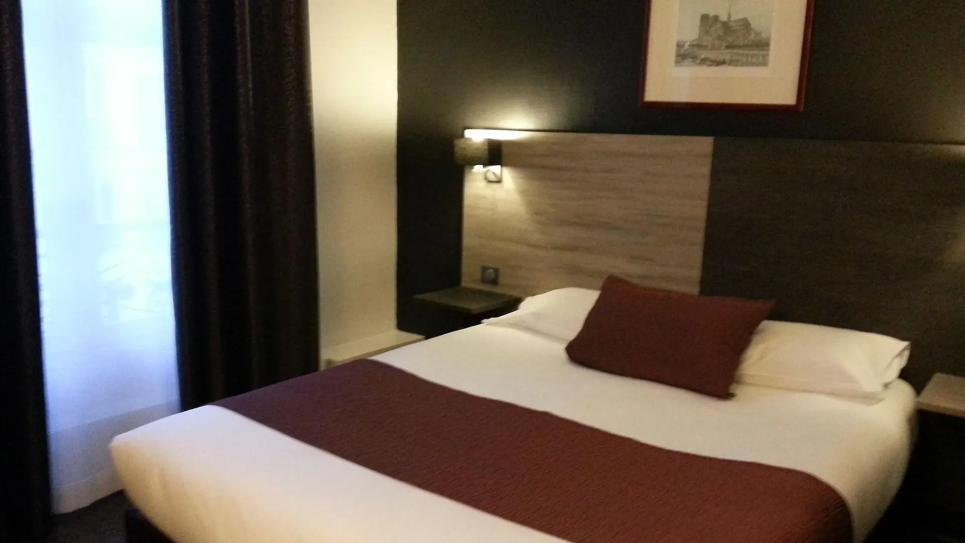 Derby Eiffel 3* Paris