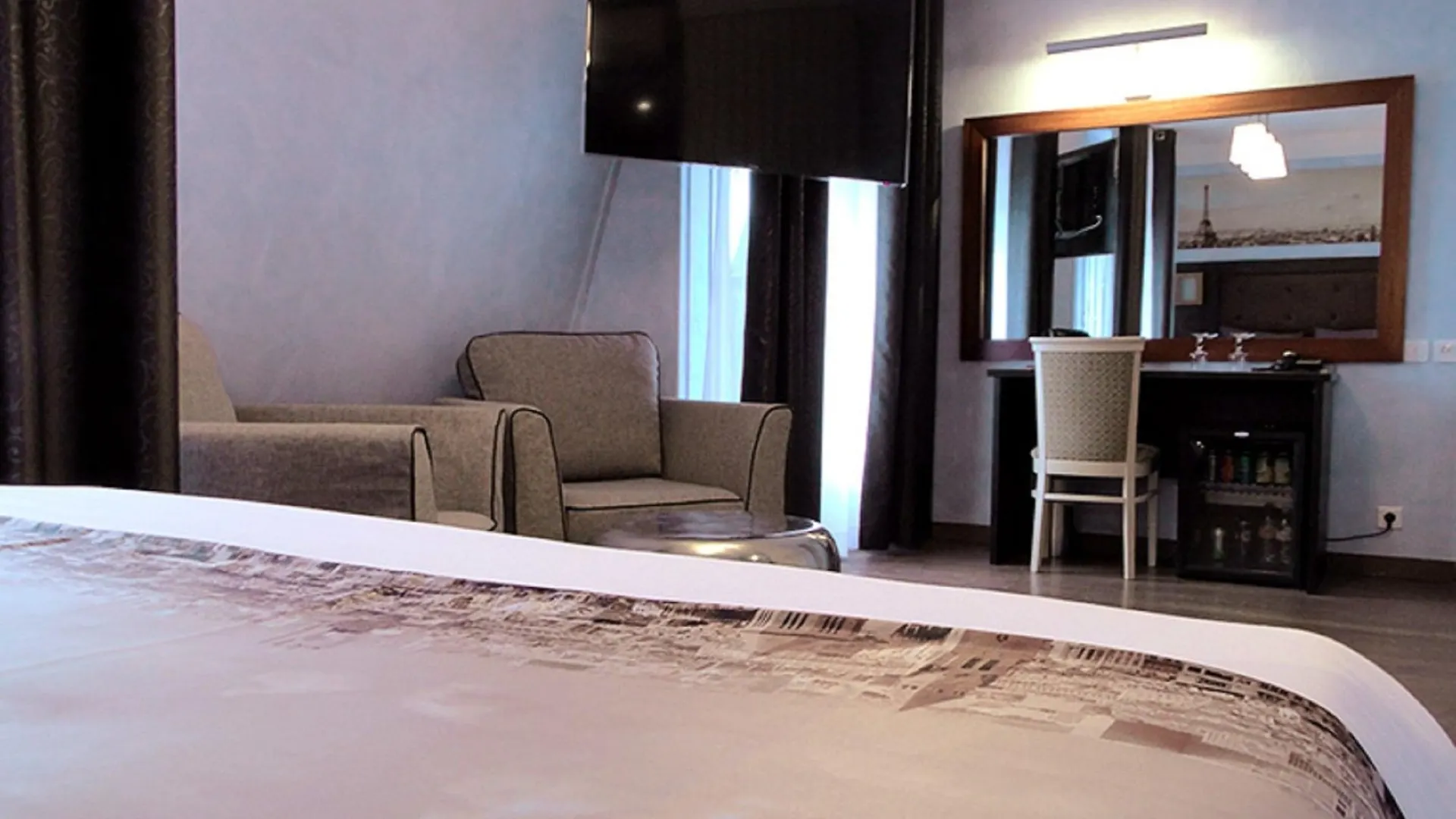 Derby Eiffel 3* Paris