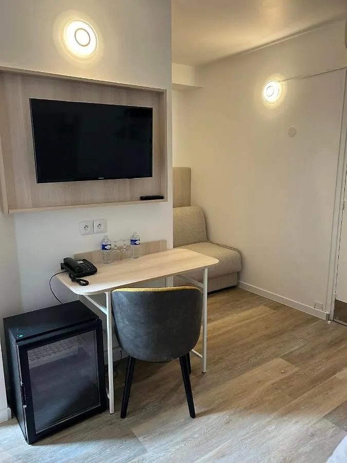 Derby Eiffel 3* Parigi